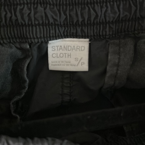 Urban Outfitters Standard Cloth Black Cargo Pants SIZE SMALL - Picture 3 of 3